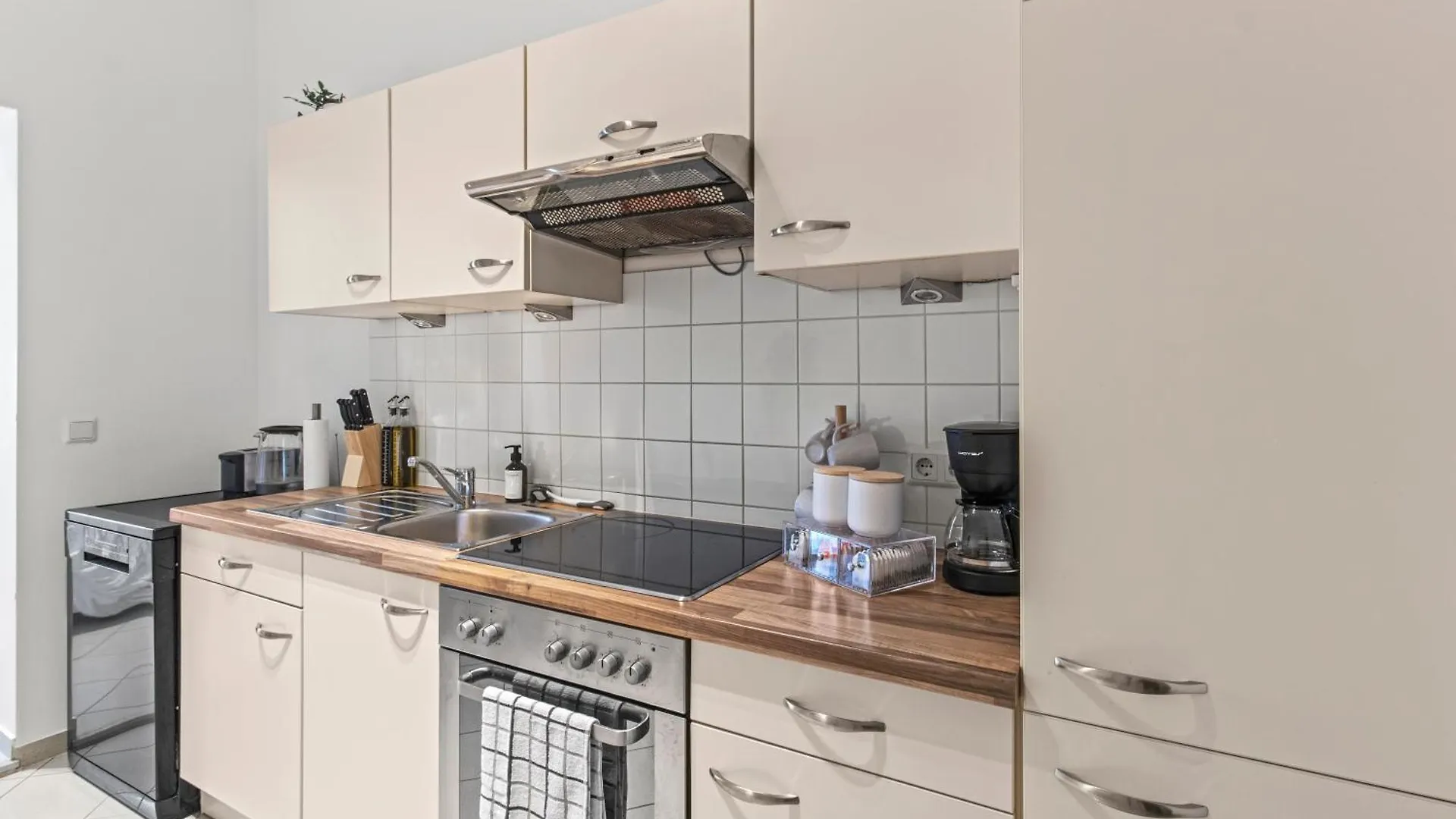 Apartment Stylish Apartment, 4 Min To U3 Zipperer Strasse Wien